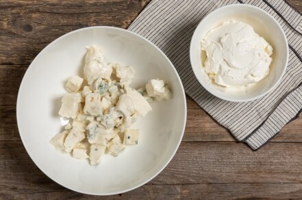 Preparazione Mini sandwich senza glutine con mousse di gorgonzola - Fase 1