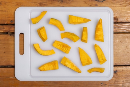 Preparazione Zucca e salsiccia  - Fase 1 Preparazione Zucca e salsiccia  - Fase 1