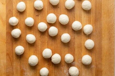 Preparazione Albero di Natale di pan brioche salato - Fase 3