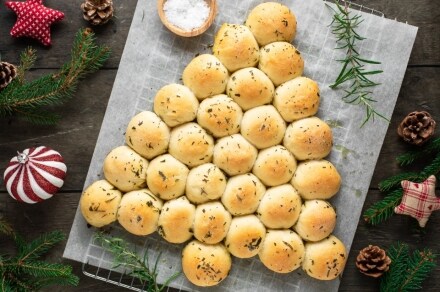 Preparazione Albero di Natale di pan brioche salato - Fase 5