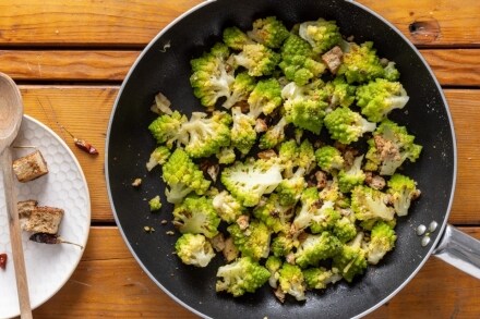 Ricetta Broccolo Romanesco In Padella - Cucchiaio D'Argento