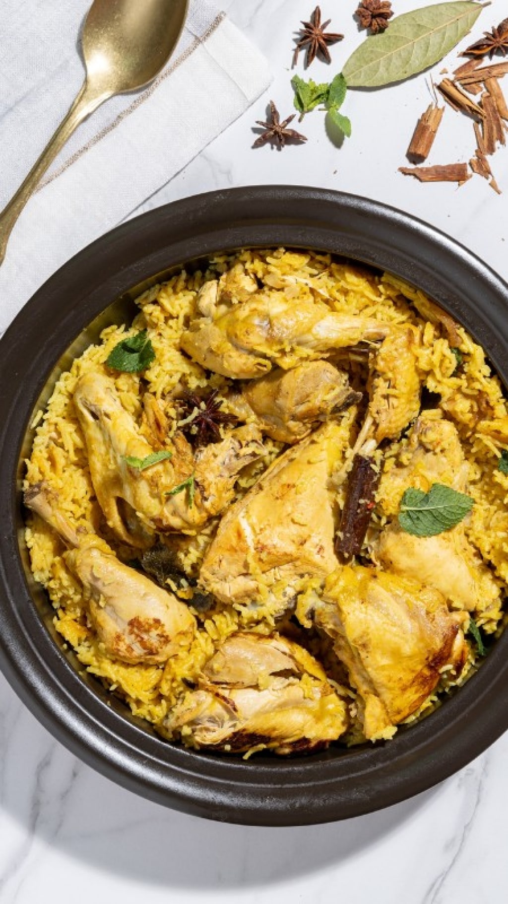 https://www.cucchiaio.it/content/cucchiaio/it/ricette/2023/07/biryani-pollo/jcr:content/page_images/imagePreviewVertical.img10.jpg/1690440134258.jpg