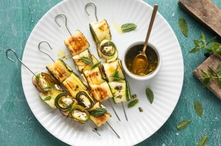 Preparazione Spiedini di zucchine in padella - Fase 4