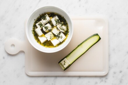 Preparazione Spiedini di zucchine in padella - Fase 2