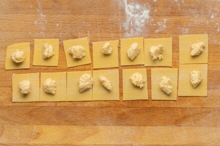 Preparazione Cappelletti romagnoli - Fase 4