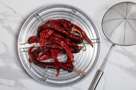 Preparazione Pasta con peperoni cruschi - Fase 3