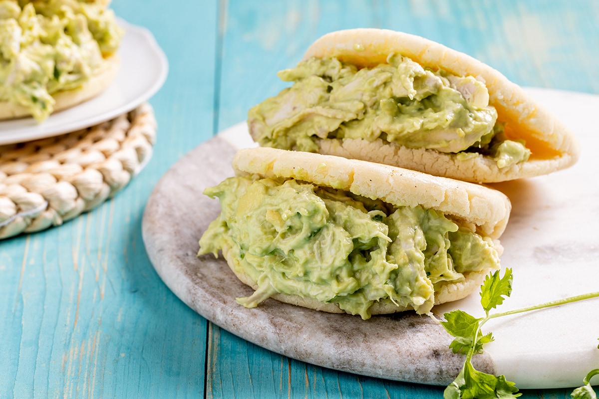 Arepas con ripieno Regina Pepiada ricetta