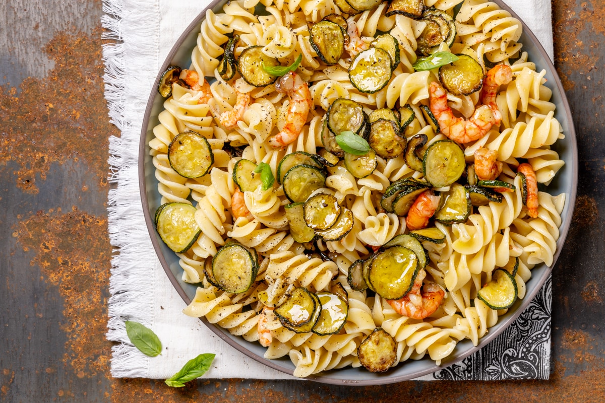 Pasta fredda zucchine e gamberetti ricetta