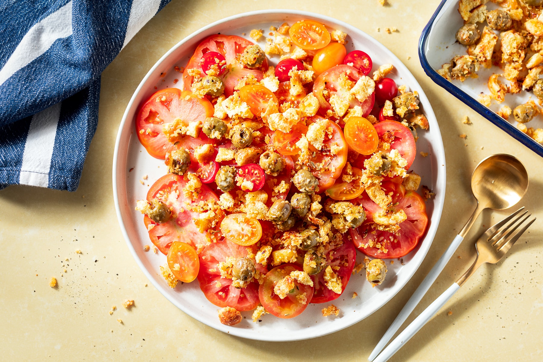 Pomodori velocissimi con crumble di pane ricetta